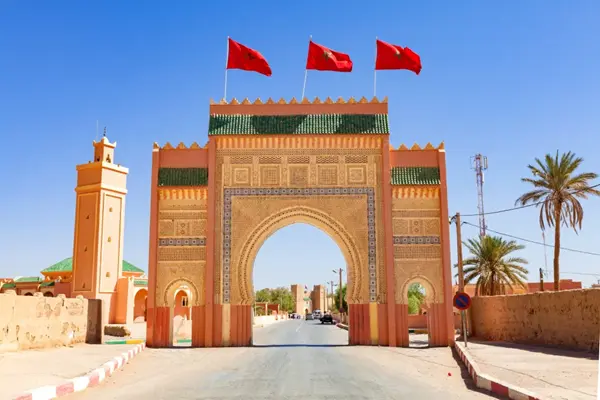 Puerta de Rissani Tour de 3 días por el desierto desde Fez a Merzouga