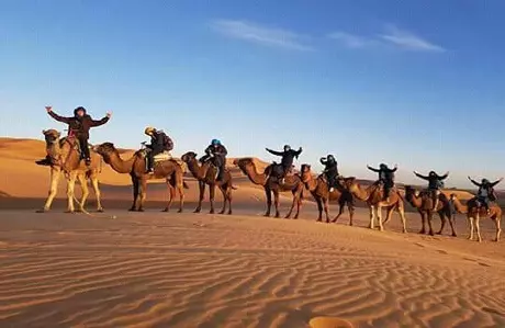 Paseo en camello de 2 noches en el desierto de Merzouga