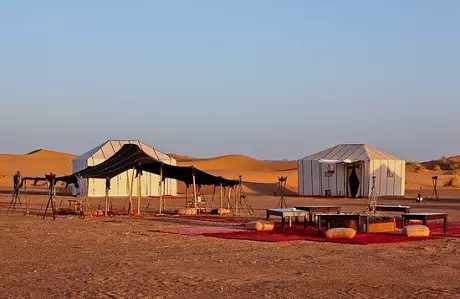 Paseo en camello de 2 noches en el desierto de Merzouga