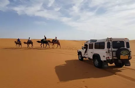 Paseo en camello de 2 noches en el desierto de Merzouga