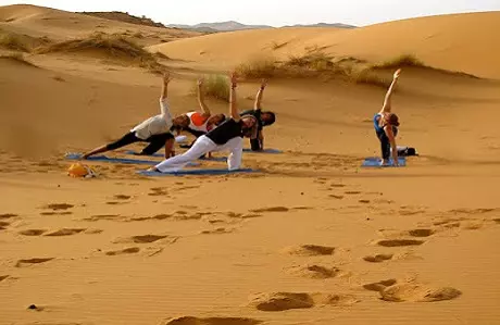 Paseo en camello de 2 noches en el desierto de Merzouga