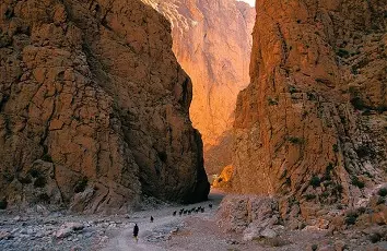 Tour compartido de 4 días Marruecos Marrakech al desierto